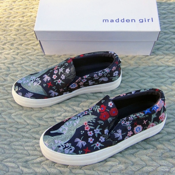 Madden Girl Ginn Floral - Picture 2 of 6